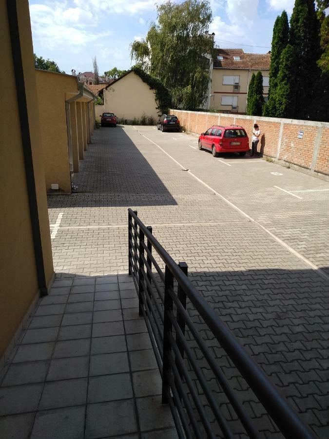 Apartman Marina Sa Garazom Novi Sad Bagian luar foto